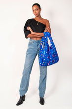 Load image into Gallery viewer, London | Reusable Bags 100% Recycled from Plastic Bottles | Medium | KIND BAG
